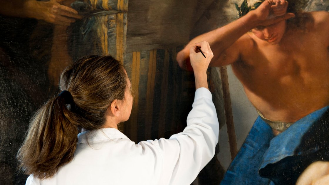 Detalle del proceso de reintegración de la obra "La muerte de Jacinto" de Giambattista Tiepolo
