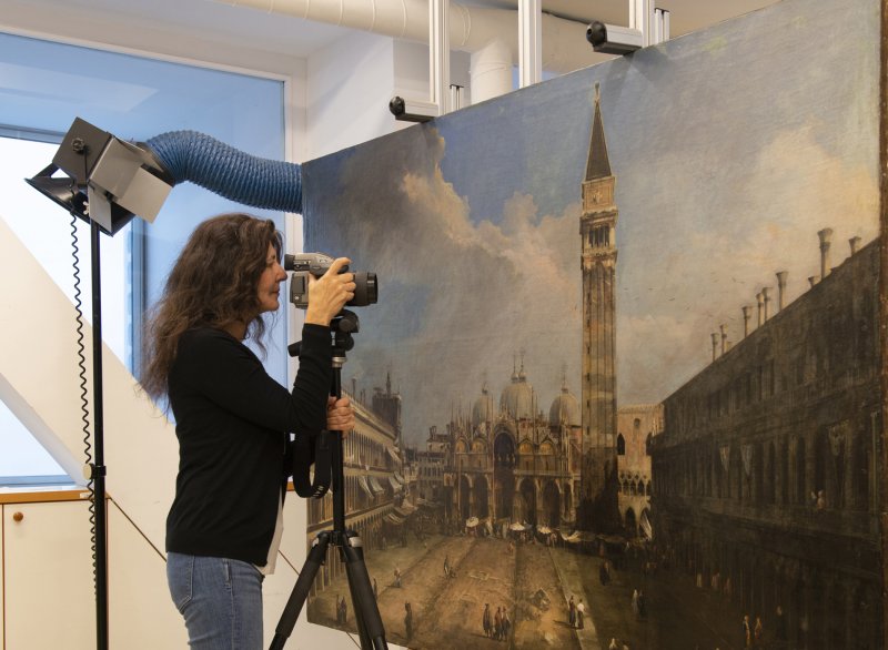 Technical photography process of the painting “The Piazza San Marco in Venice” by Canaletto
