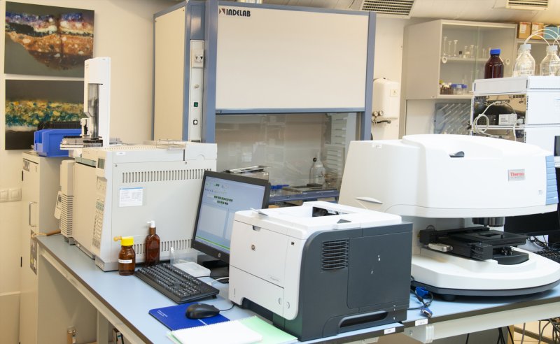 Research projects: laboratory equipment for scientific analyses